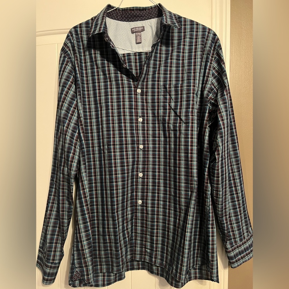 Mens Van Heusen never tuck button down dress shirt